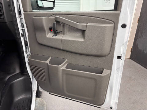 2023 Chevrolet Express 2500