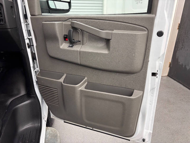 2023 Chevrolet Express 2500