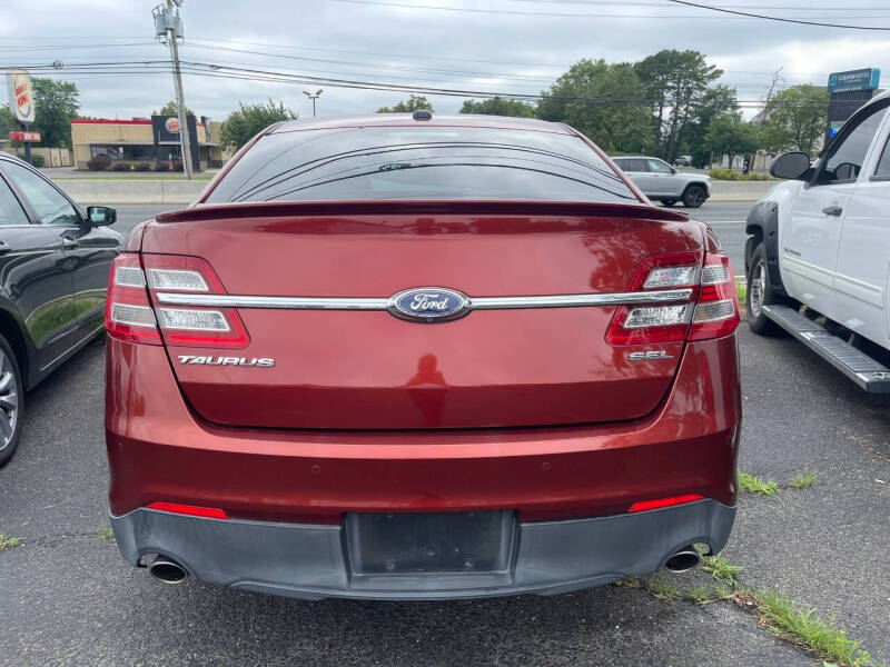 2014 Ford Taurus SEL
