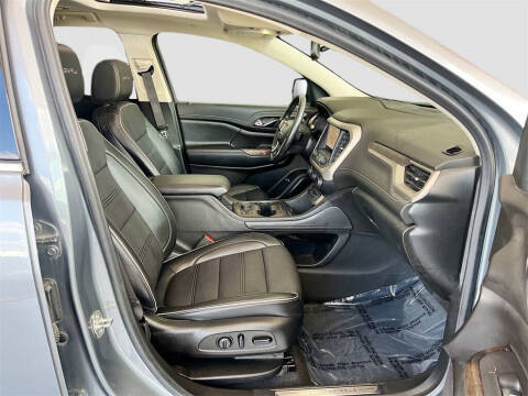 2022 GMC Acadia Denali