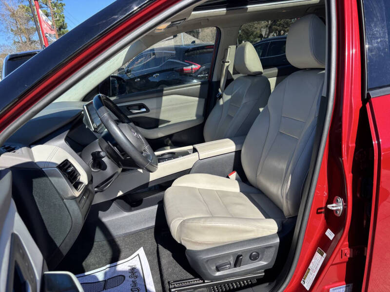 2023 Nissan Rogue SL