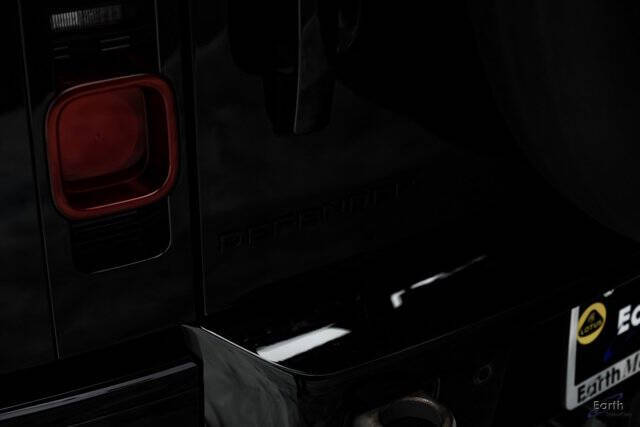 2024 Land Rover Defender 130 P400 X-Dynamic SE