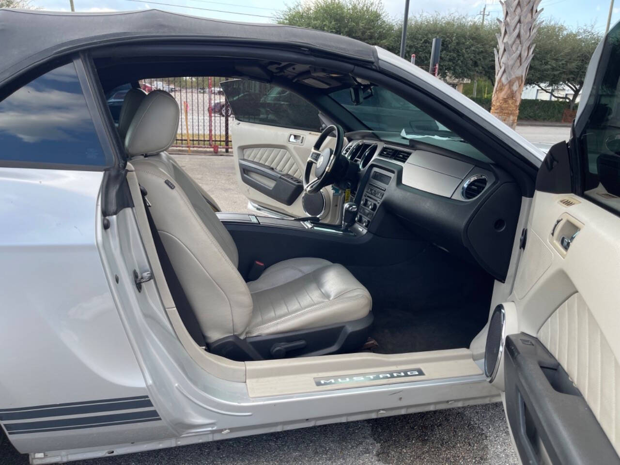 2010 Ford Mustang for sale at SMART CHOICE AUTO in Pasadena, TX