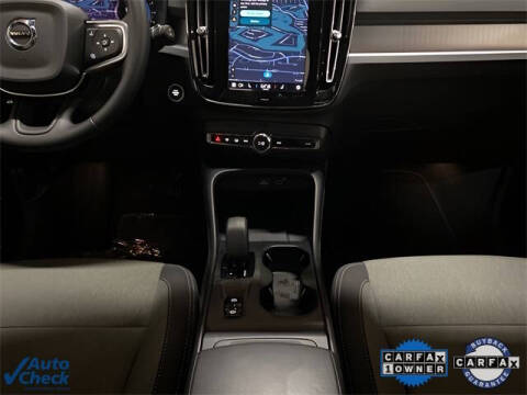 2025 Volvo XC40 B5 Core Bright Theme