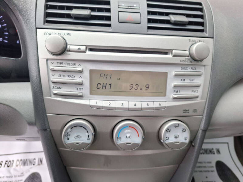 2010 Toyota Camry LE