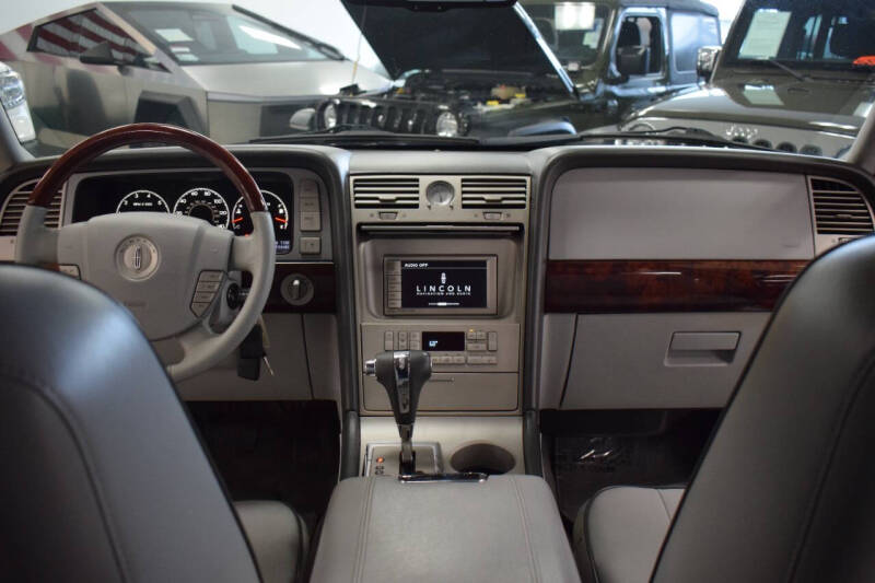 2006 Lincoln Navigator Luxury