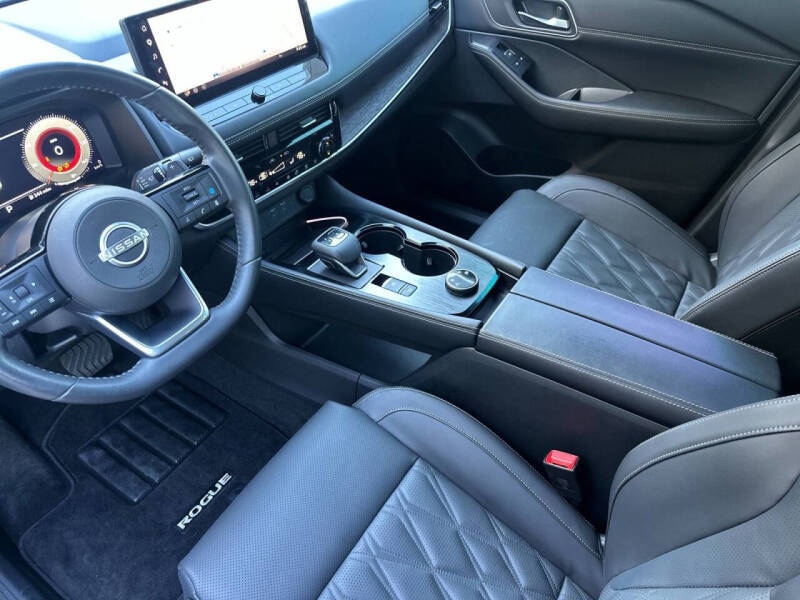 2024 Nissan Rogue Platinum