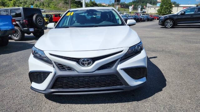 Used 2021 Toyota Camry SE with VIN 4T1G11AK6MU557717 for sale in Hazard, KY