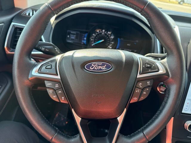 2022 Ford Edge Titanium