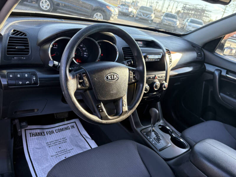 2012 Kia Sorento LX