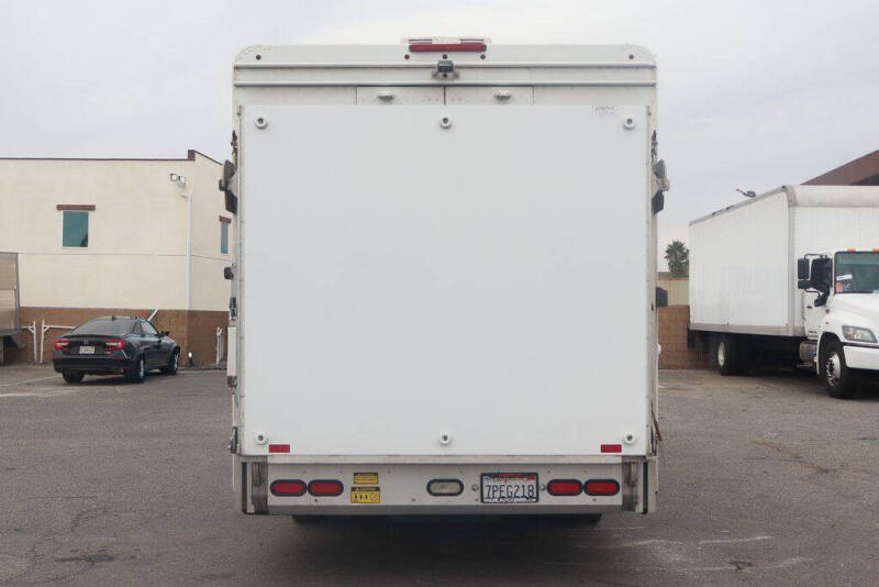 2015 Freightliner MT45 Chassis