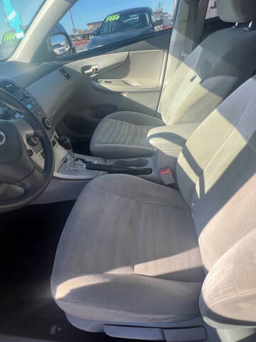 2011 Toyota Corolla LE