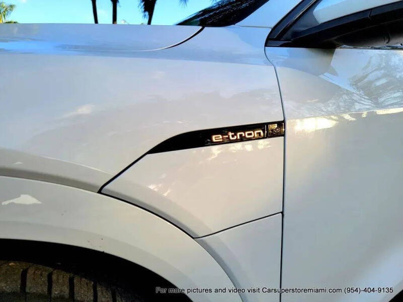 2021 Audi e-tron quattro Premium Plus