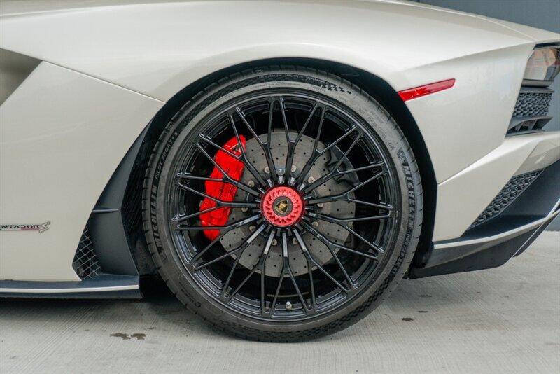 2017 Lamborghini Aventador LP 740-4 S