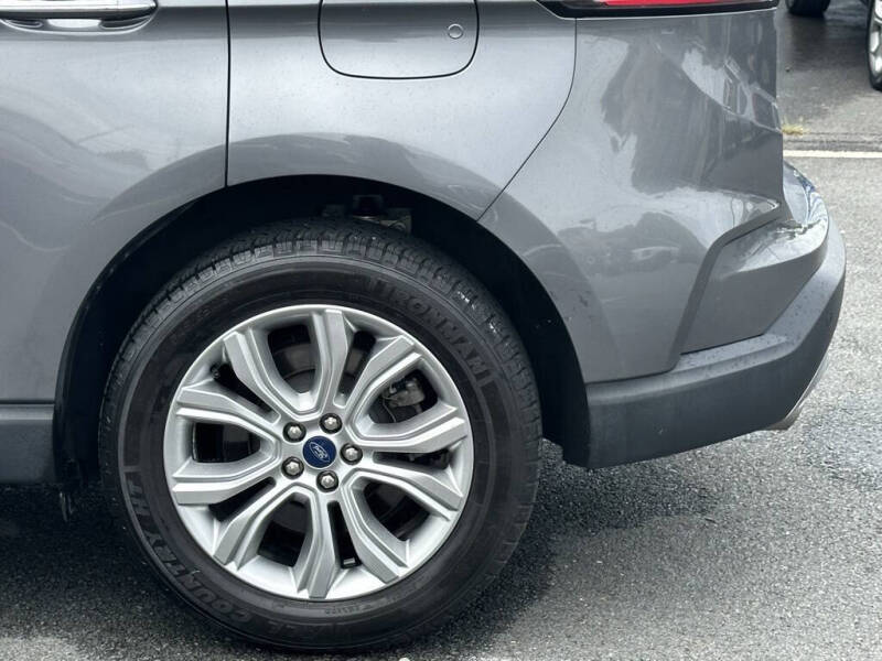 2022 Ford Edge Titanium