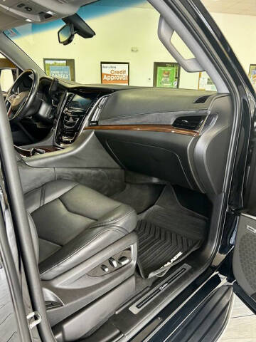 2018 Cadillac Escalade Standard