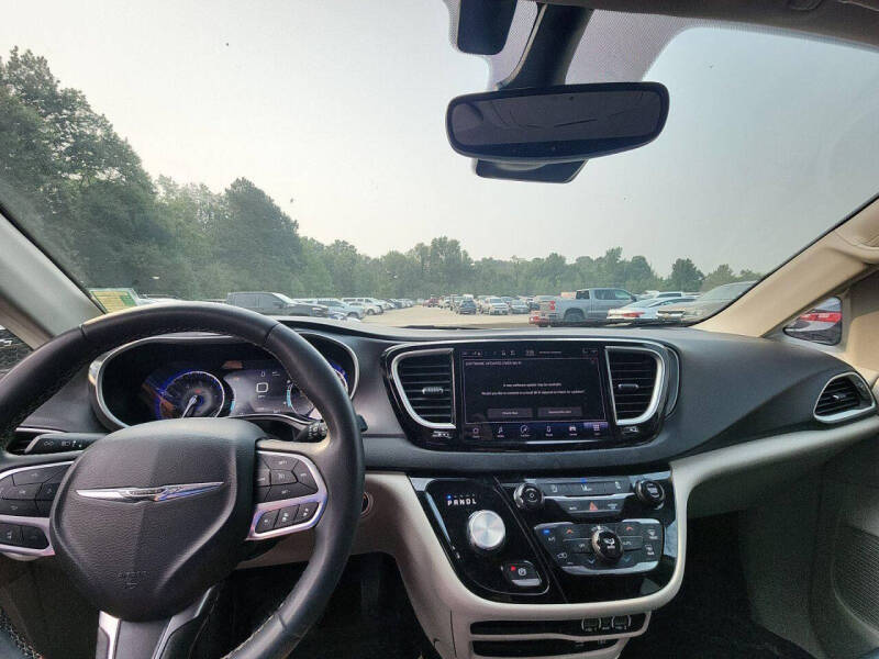 2022 Chrysler Pacifica Touring L