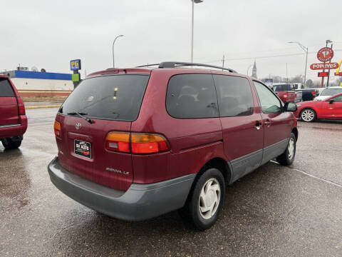 1998 Toyota Sienna LE