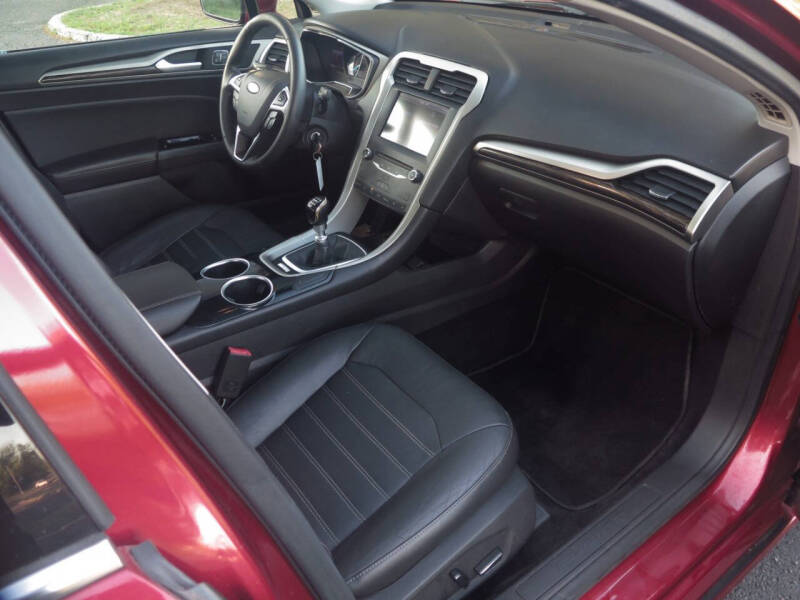 2013 Ford Fusion SE