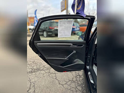 2018 Volkswagen Passat 2.0T R-Line