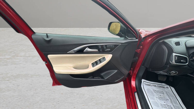 2018 Infiniti QX30 Premium