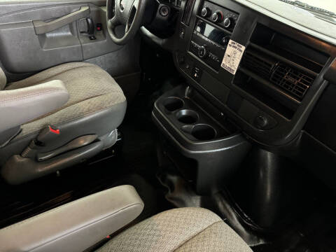 2017 GMC Savana 2500