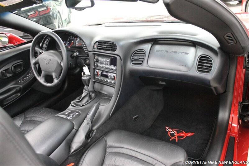 2004 Chevrolet Corvette 33