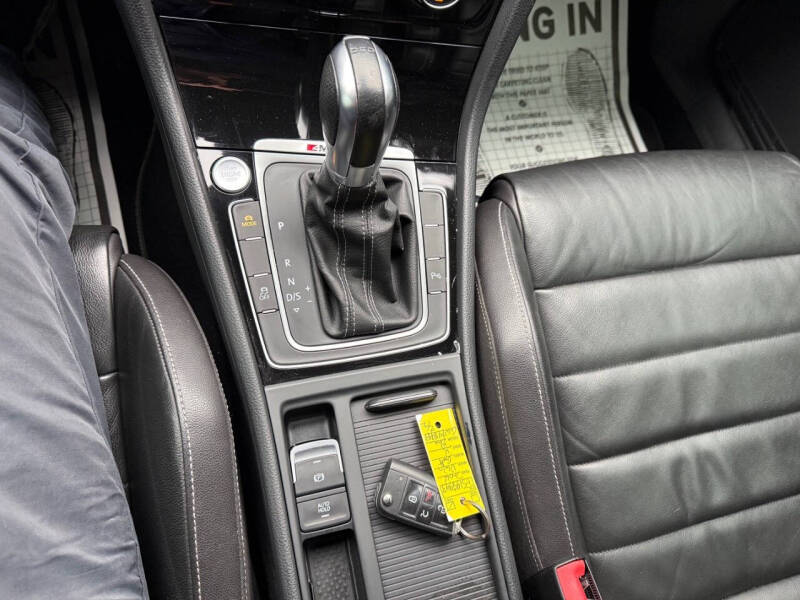 2016 Volkswagen Golf R 4Motion