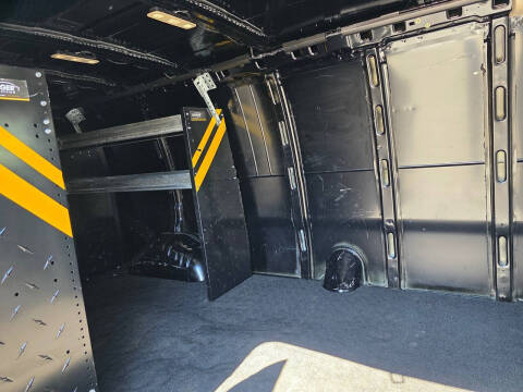 2023 GMC Savana 3500