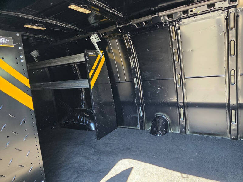 2023 GMC Savana 3500