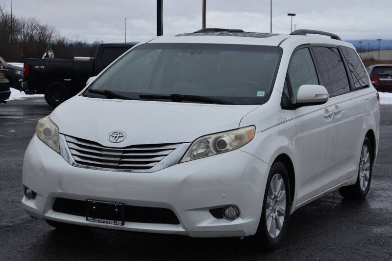 2013 Toyota Sienna Limited 7-Passenger