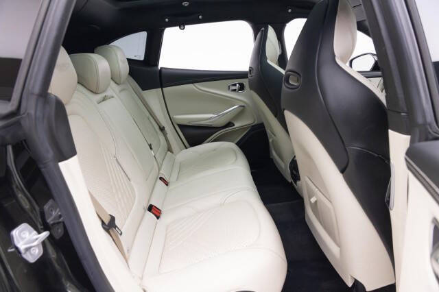 2021 Aston Martin DBX