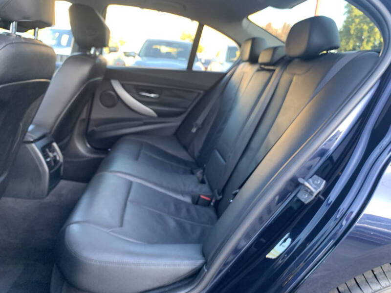 2014 BMW 3 Series 320i