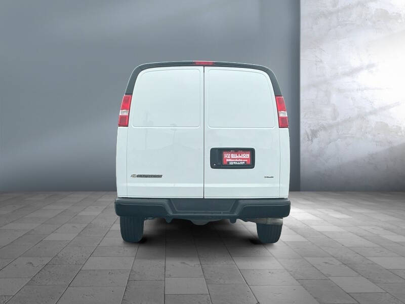 2023 Chevrolet Express 2500