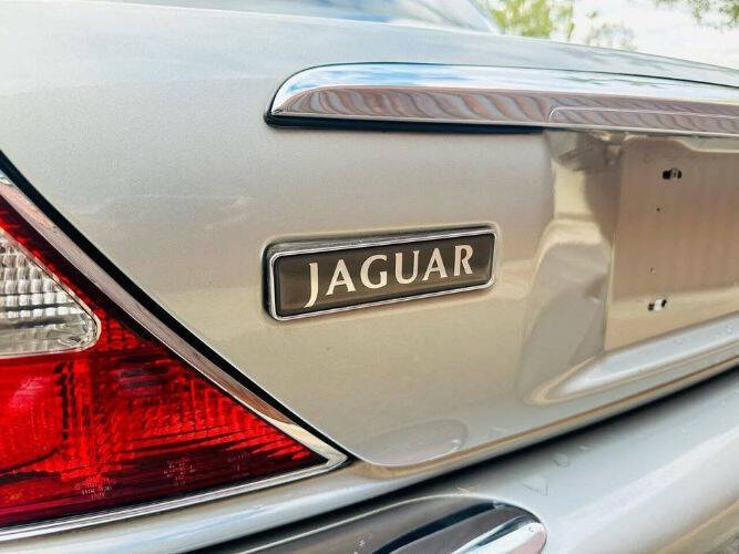 1999 Jaguar XJ8