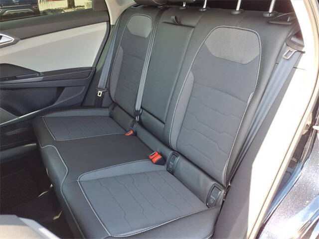 2025 Volkswagen Taos SE