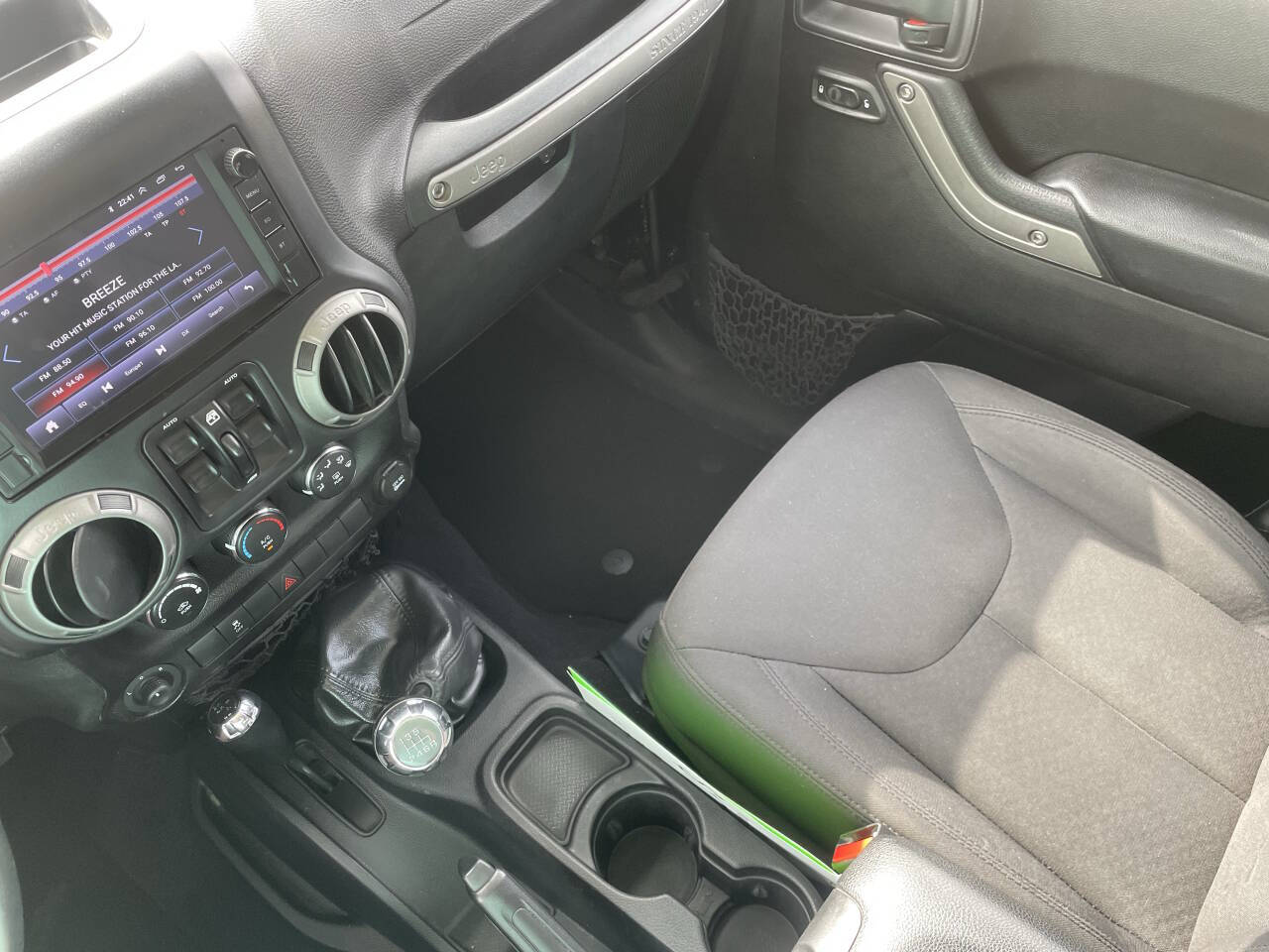 2016 Jeep Wrangler Unlimited Sport photo 19