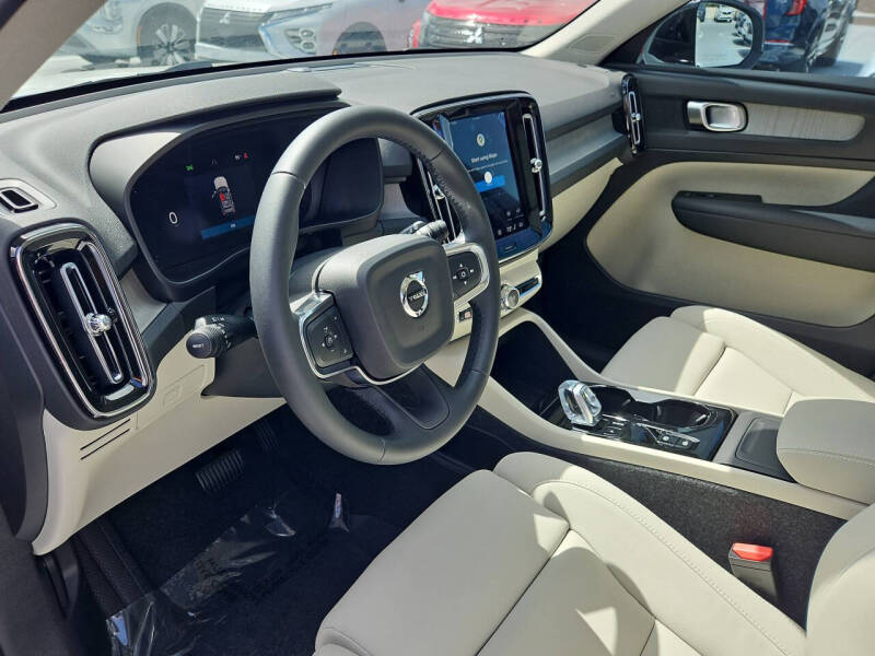 2026 Volvo XC40 B4 Plus