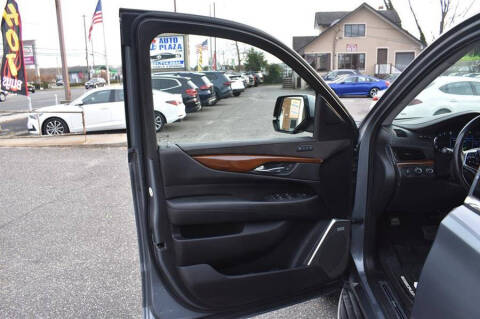 2018 Cadillac Escalade ESV Luxury