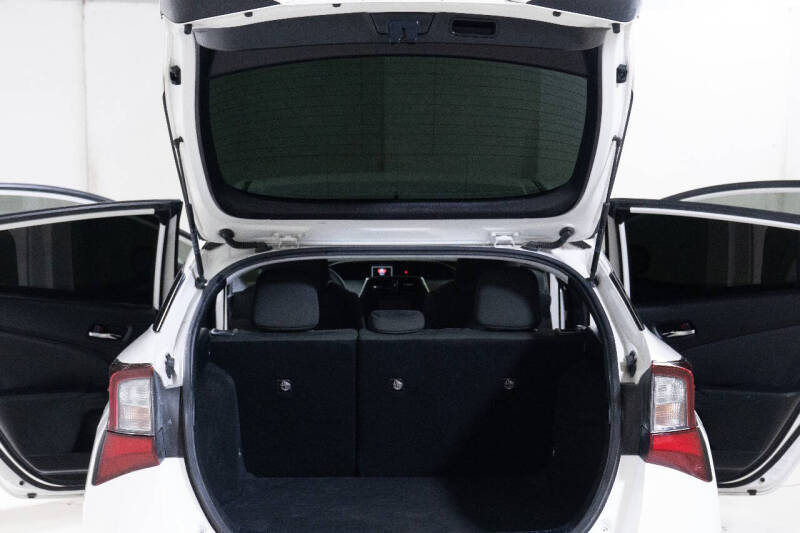 2019 Toyota Prius L Eco