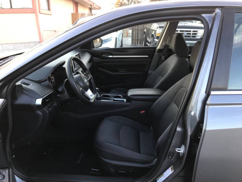 2021 Nissan Altima 2.5 SV