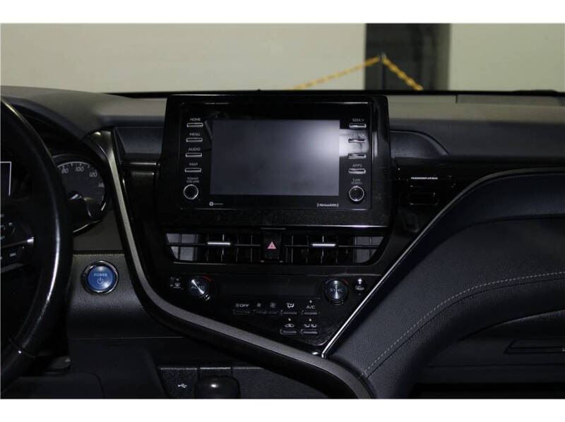 2022 Toyota Camry Hybrid SE Nightshade