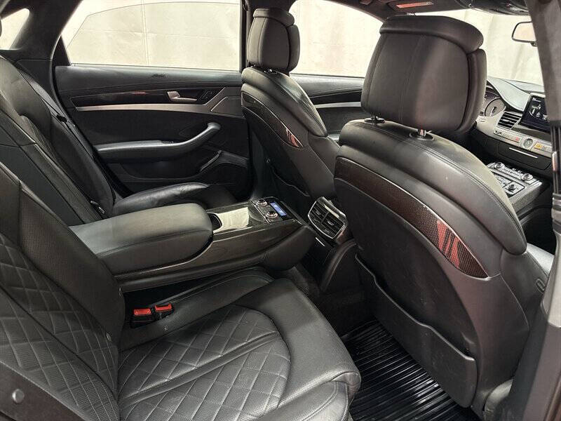 2015 Audi S8 4.0T quattro