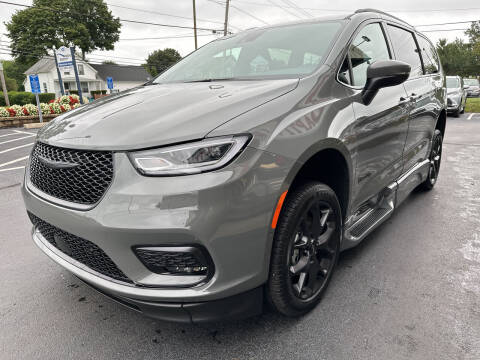 2023 Chrysler Pacifica Touring L