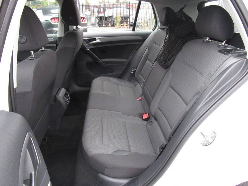 2019 Volkswagen e-Golf SE