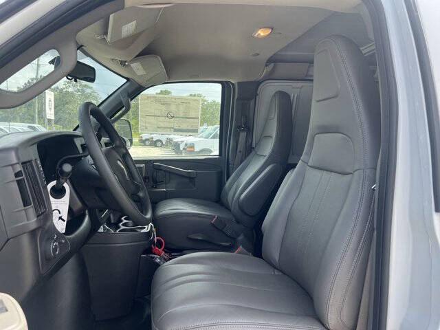 2025 Chevrolet Express 2500