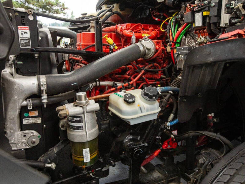 2018 Freightliner M2 106