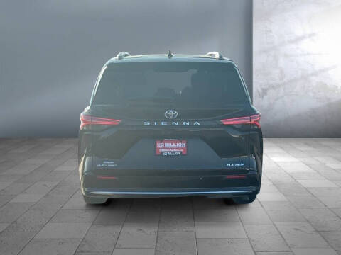 2025 Toyota Sienna Platinum 7-Passenger