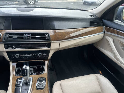 2012 BMW 5 Series 528i