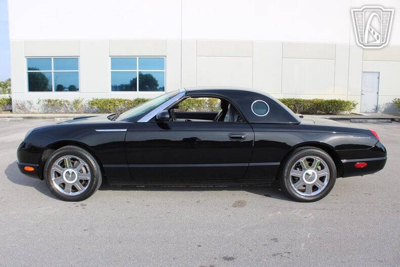 2005 Ford Thunderbird Deluxe